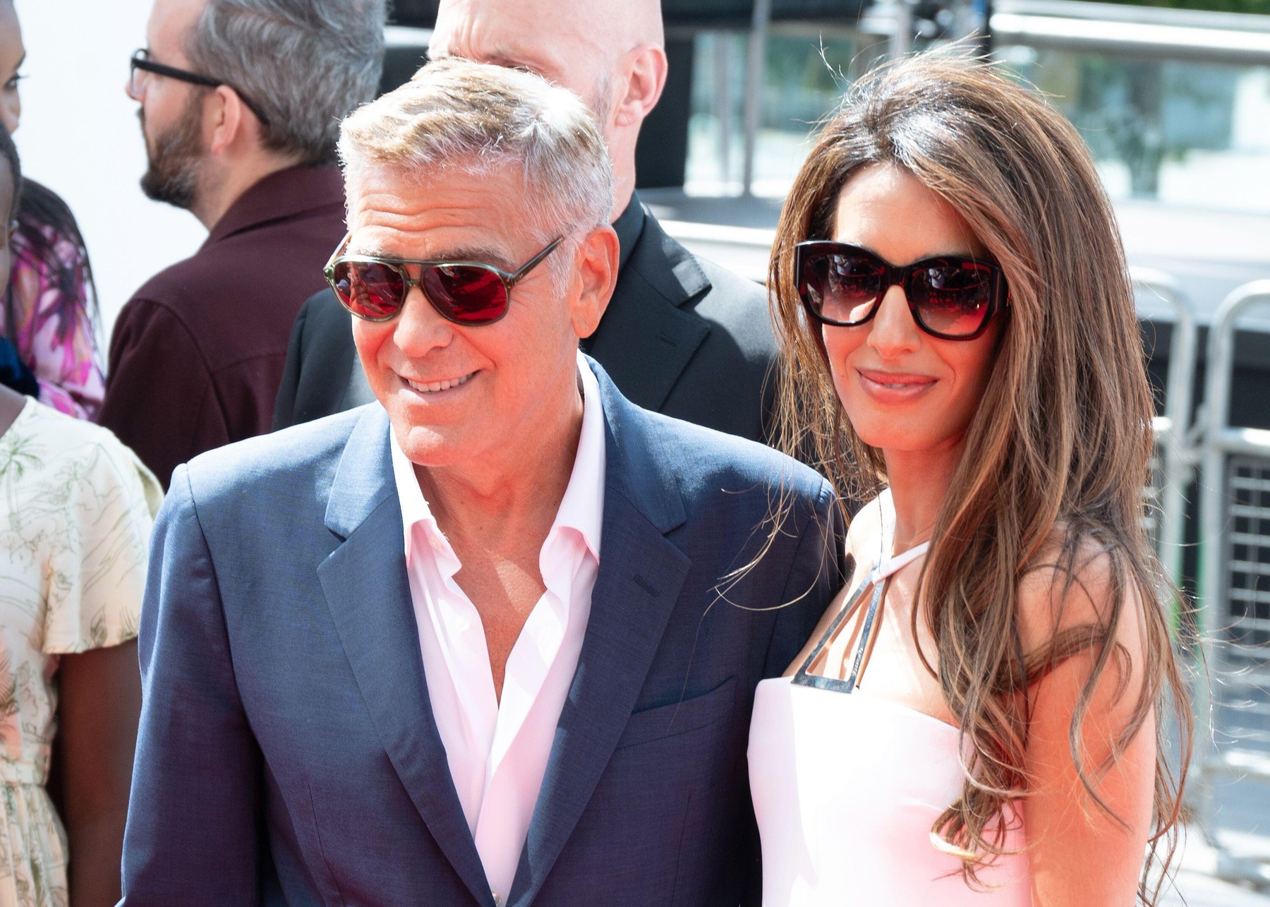 Amal Clooney bez mobitela marie claire hrvatska