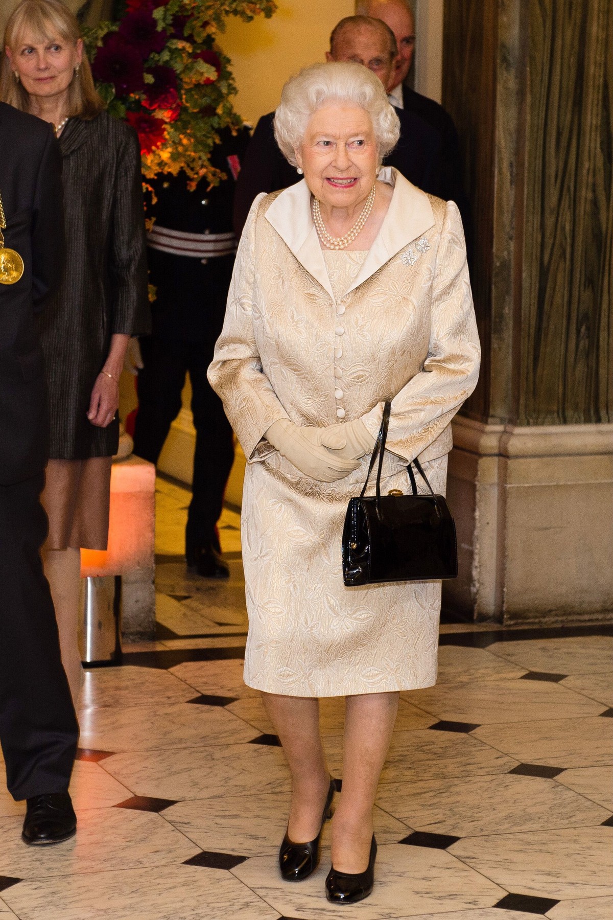 Izložba o modnom nasljeđu kraljice Elizabete II. marie claire hrvatska