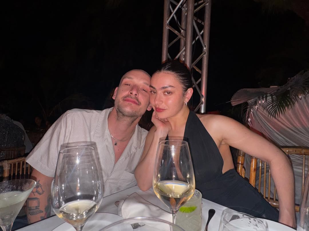 vjenčanica Charli XCX