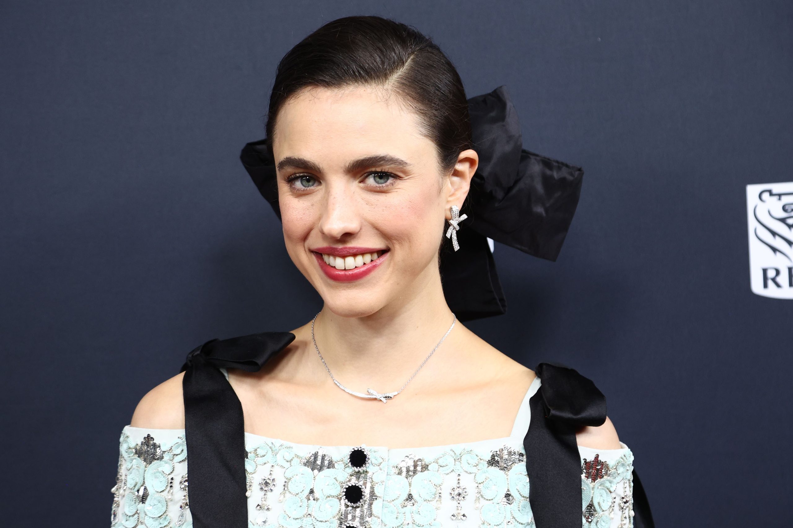 što čita Margaret Qualley knjige marie claire hrvatska