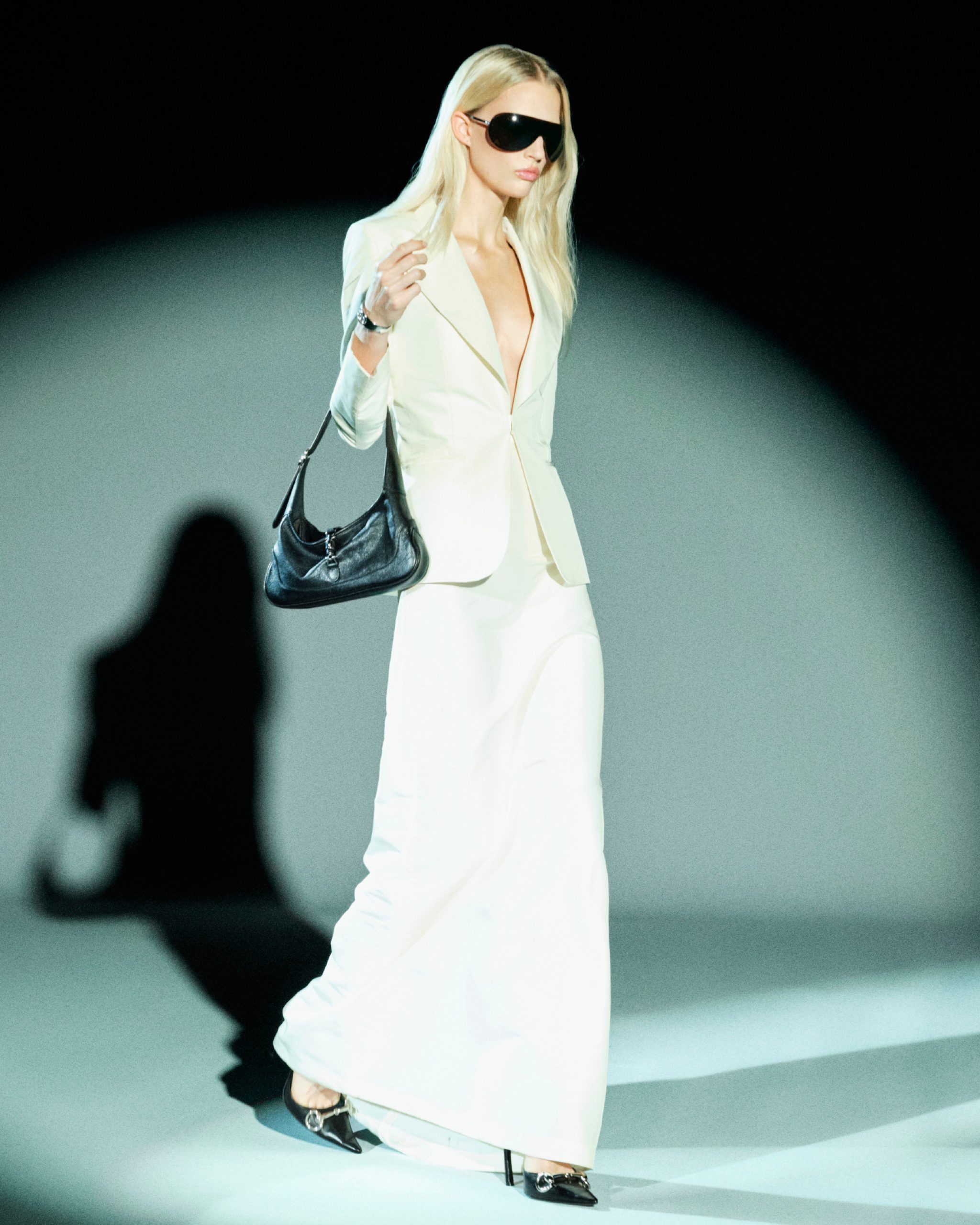 Bijeli outfit panetone marie claire hrvatska Cloud Dancer