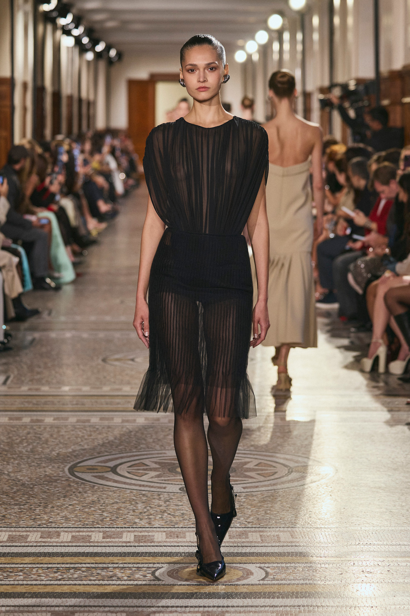 mala crna haljina marie claire hrvatska