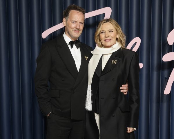 Kim Cattrall i Russell Thomas