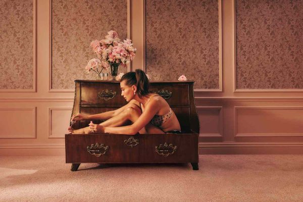 Hailey Bieber za Victorias Secret marie claire hrvatska