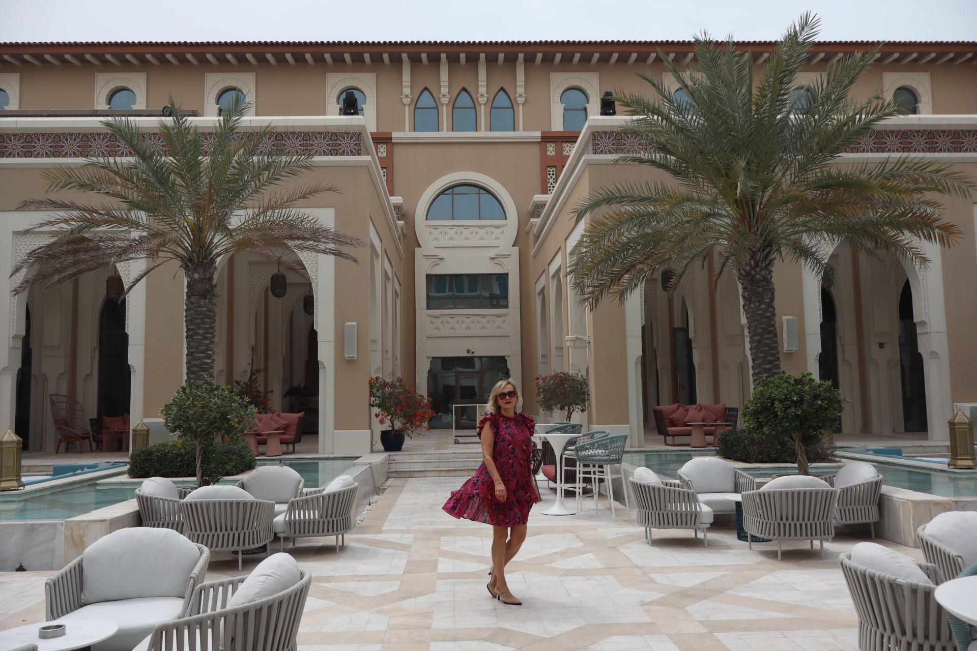 Vanna Abu Dhabi i Dubai