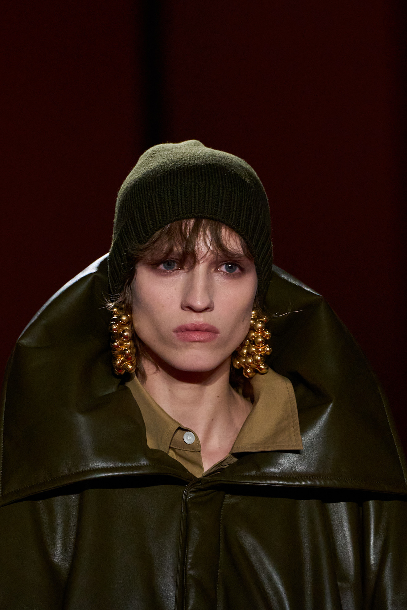 Kering Girl make up look