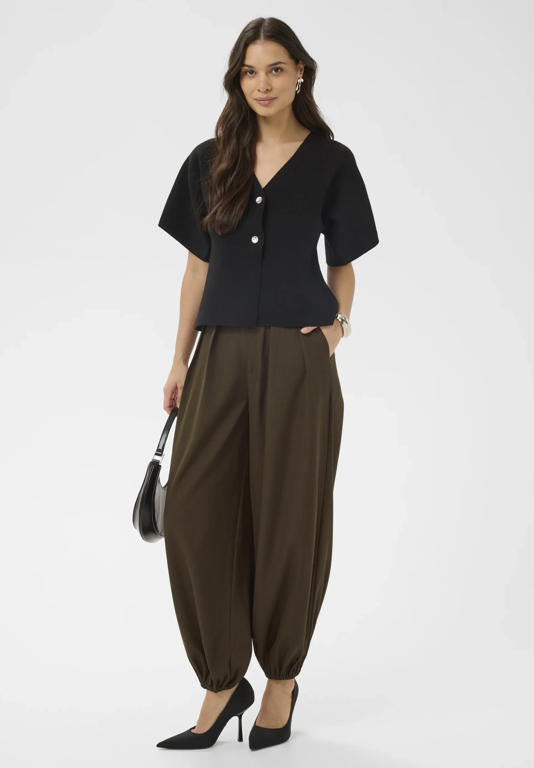 široke hlače kroj hlača