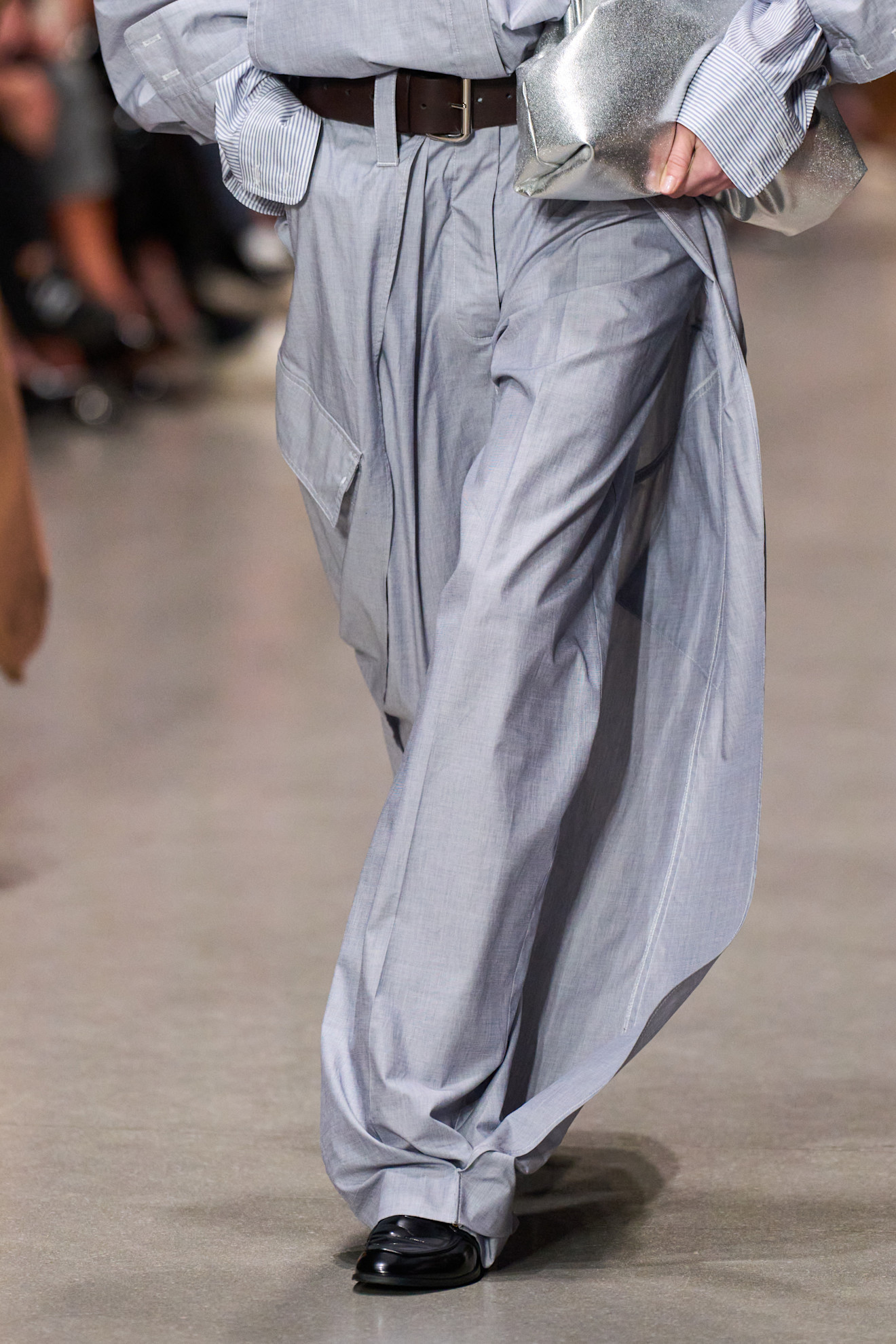 kroj hlača široke hlače trendovi za proljeće 2026