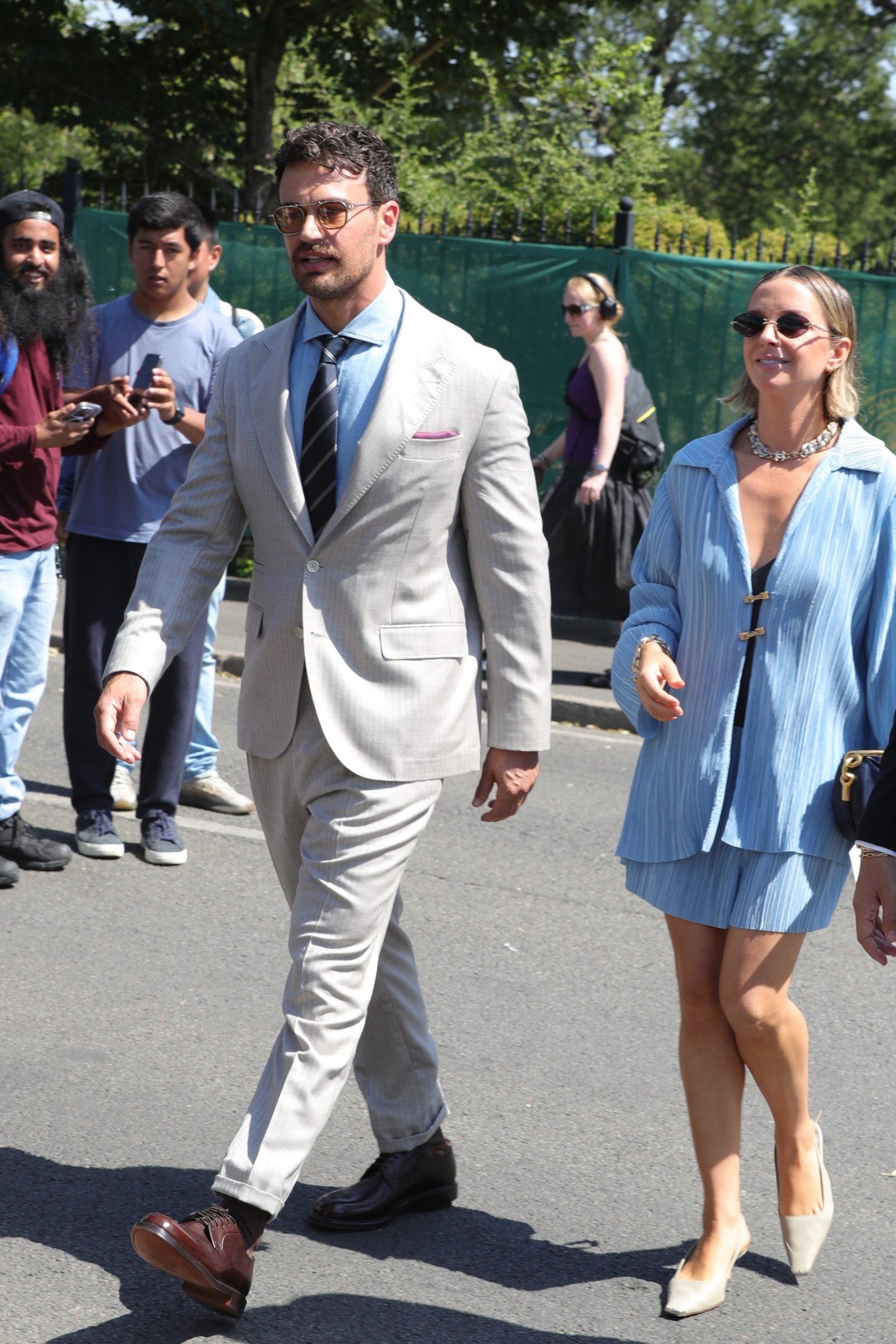 Theo James i Ruth Kearney